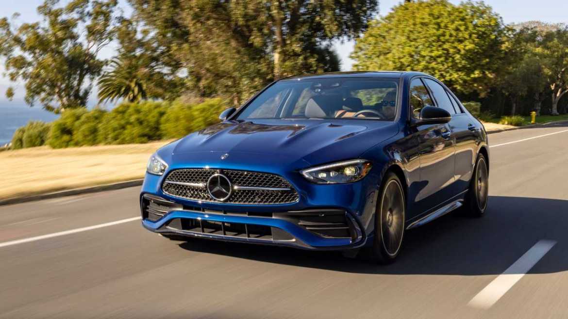 Мерцедес ги префрлува мерките за заштита на ознаката кон онлајн сигурноста: борба против фалсификатите