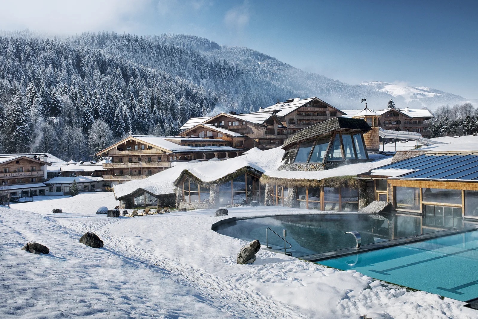 Инновационен систем за складирање на карбон и чиста енергија во хотел за скијање