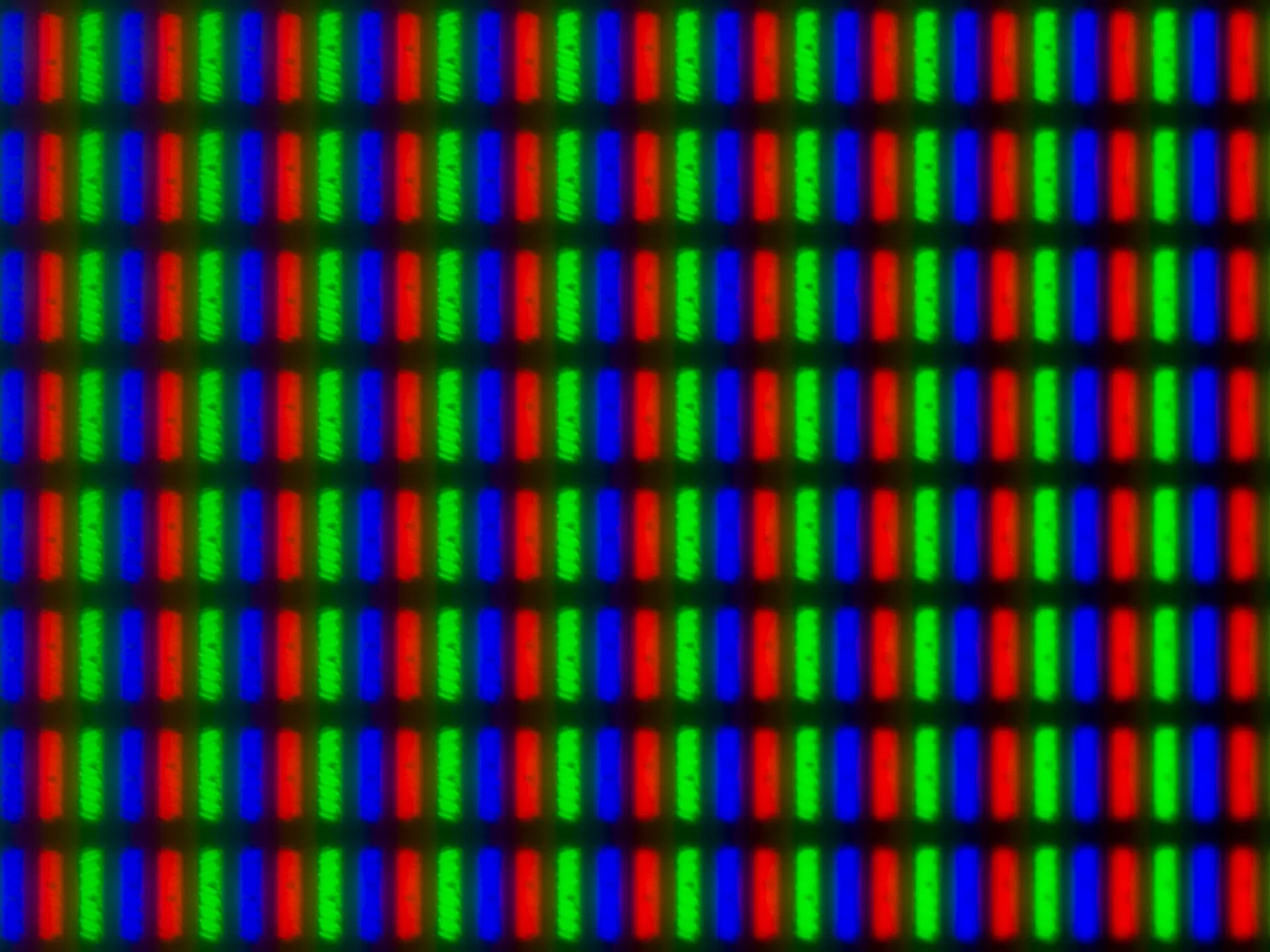 Нова технологија за самопочиствувачки екрани во автомобили: патентово призната иновација