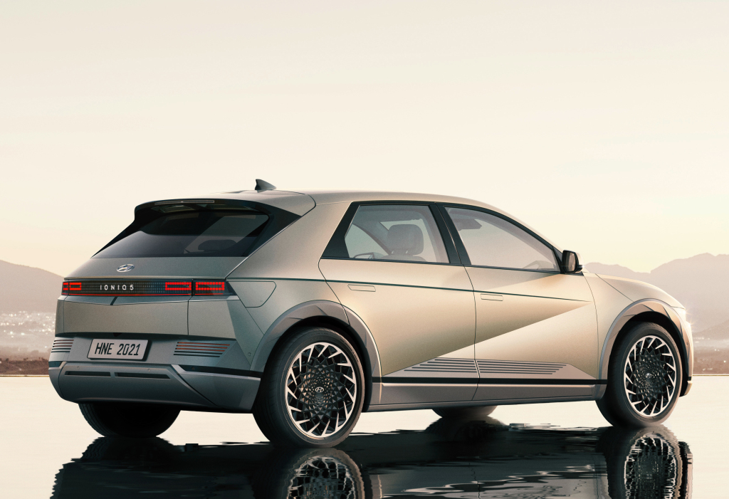 Њујоркски Автомобилен Саем: Награди и Нови Перформанси во Светот на Електричните возила