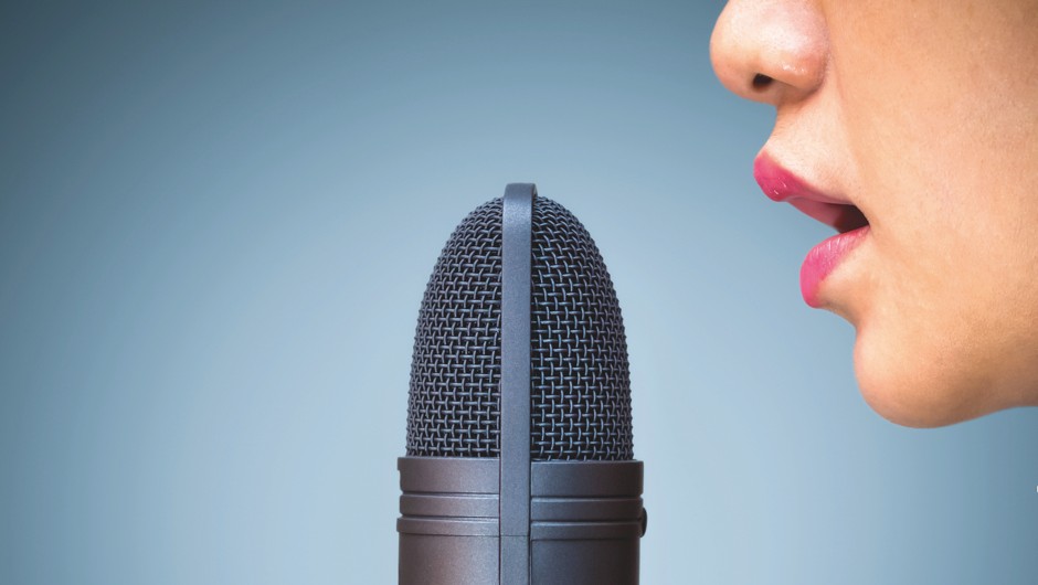 АСМР: Феноменот и како се создава креативна содржина за Јутјуб