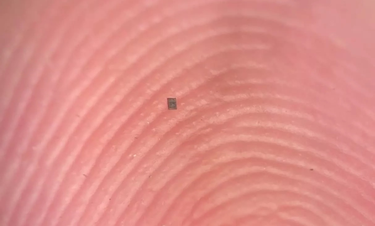 Нанотехнолошки минијатурни роботи: нова реалност во движњето и контрола на микросистеми