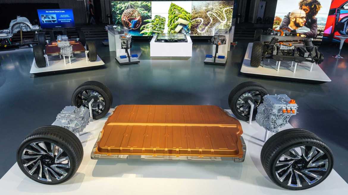 Електрични возила и бензински автомобили: споредба за иднината на транспортот