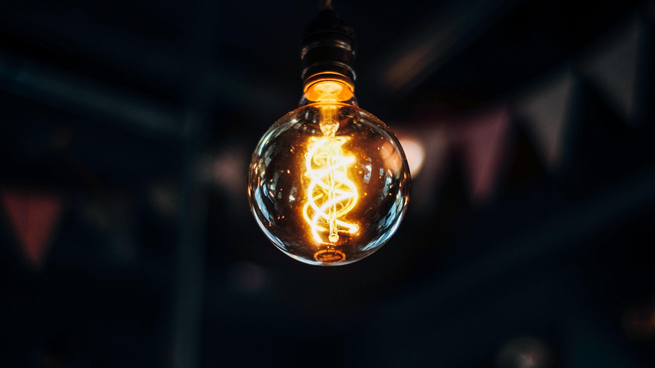 Ампер и ват: основни принципи на електричниот тек и моќта