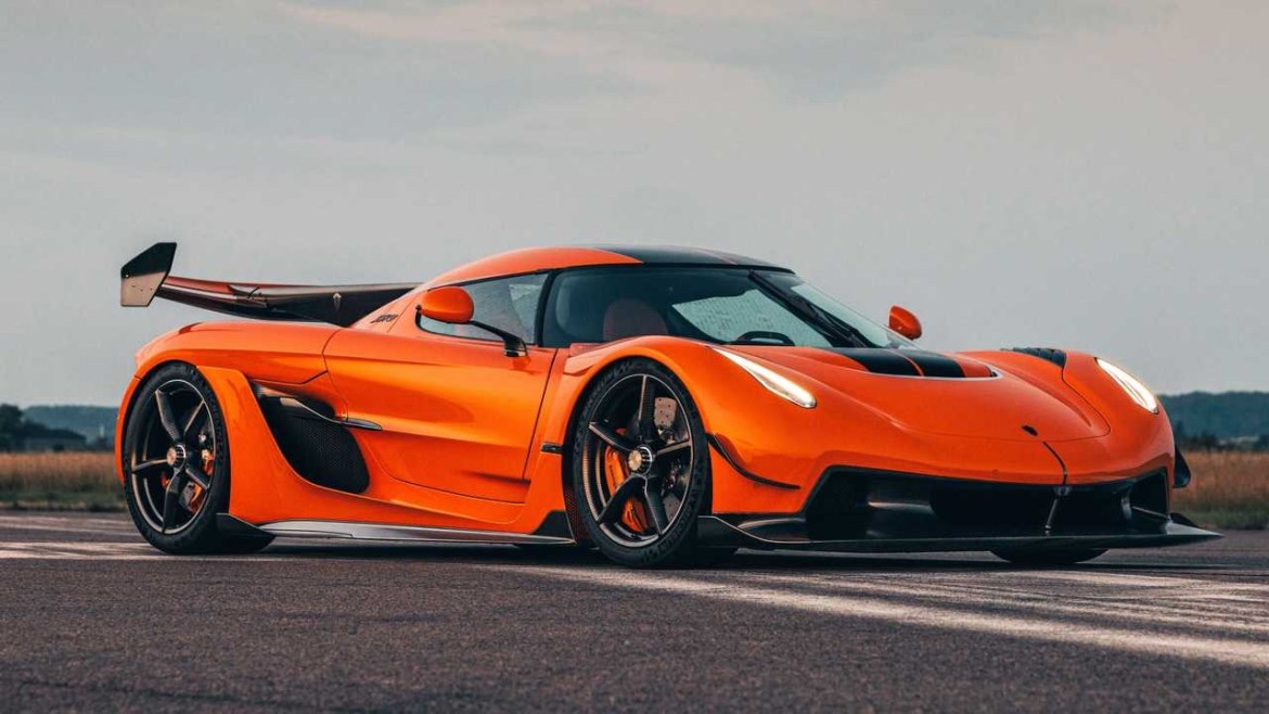 Најбрзите автомобили во светот: пет модели што ја дефинираат брзината