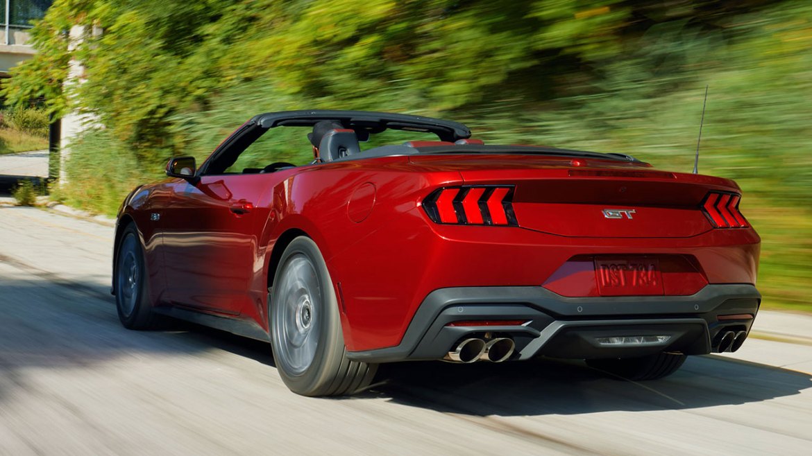Нова Форд Мустанг: Револуција во дизајн и технологија за тркачкиот дух