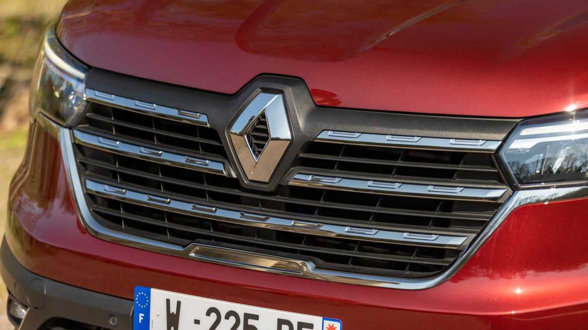 Рено Трафик: Нов акцент во светот на практичност и стил