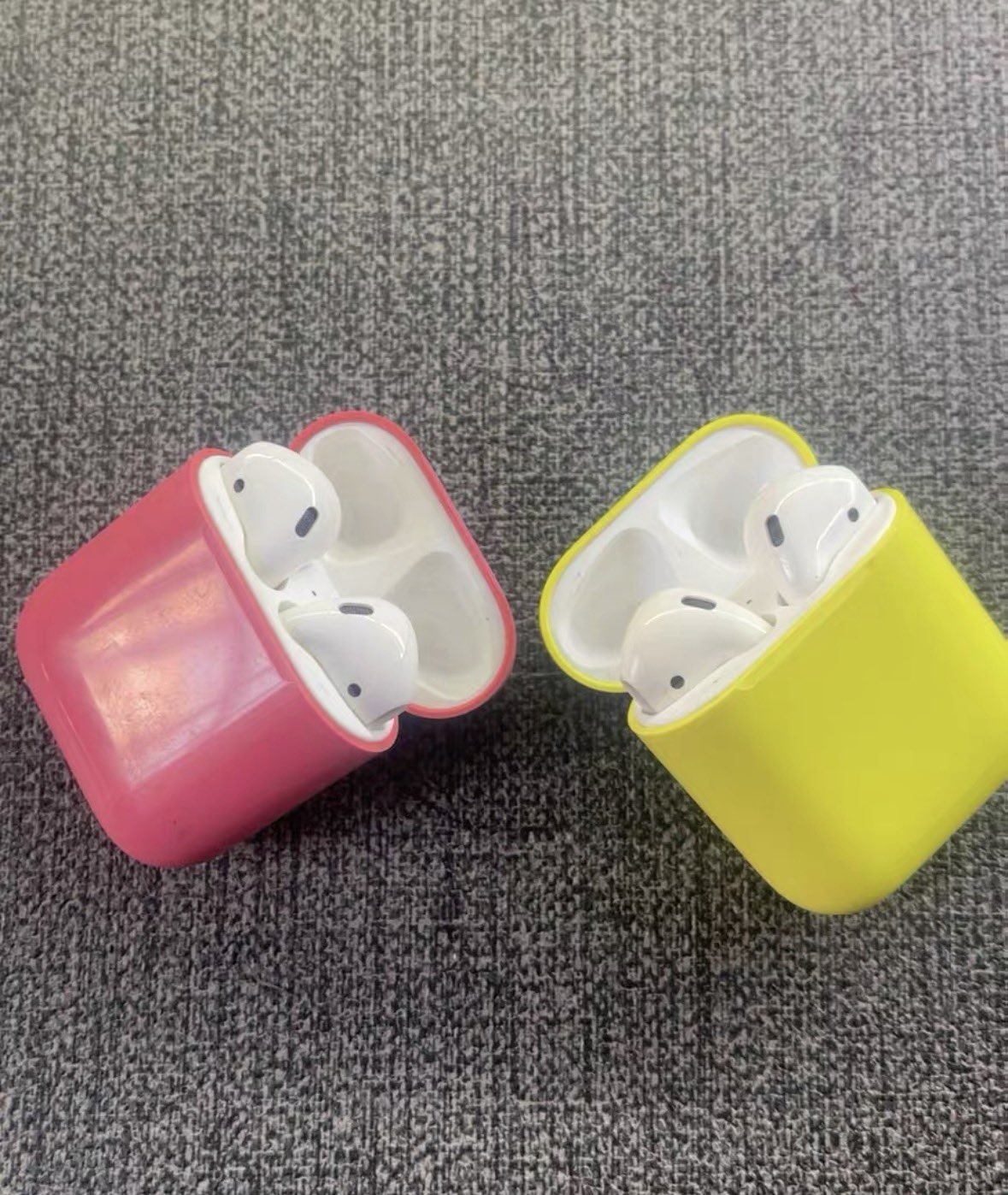 Шарени бои во прототипи на AirPods: тајните тестови на Apple и потенцијалната палета на боја