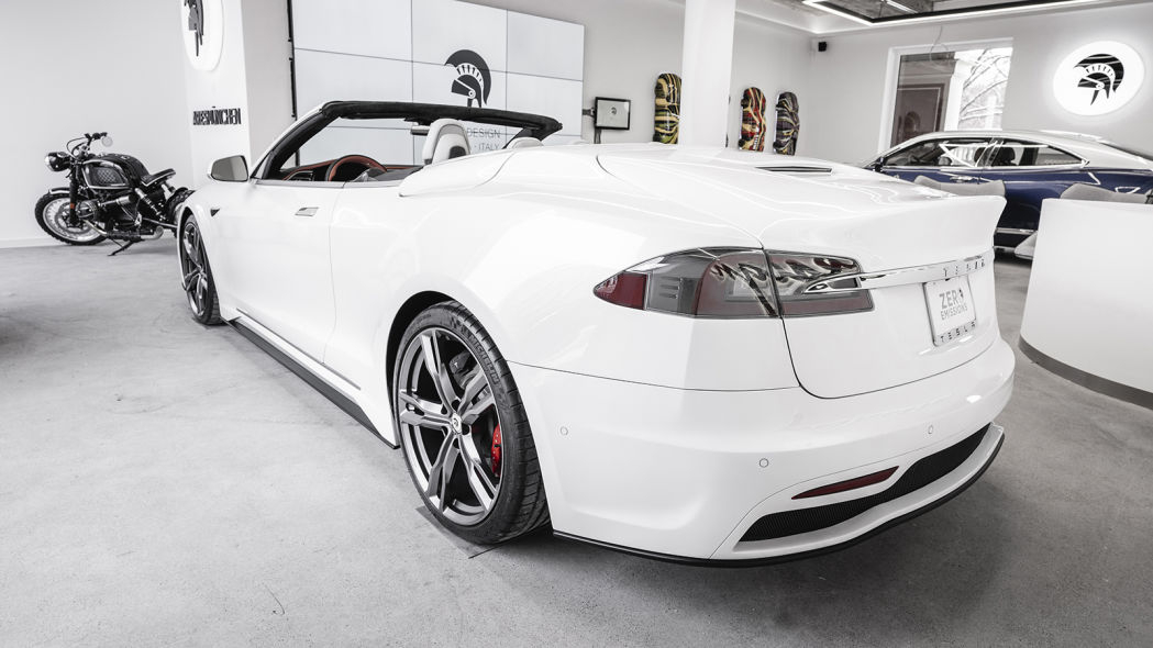 Ares Design Transformuje Tesla Model S u кабриолет со двојни врати и отворен покрив