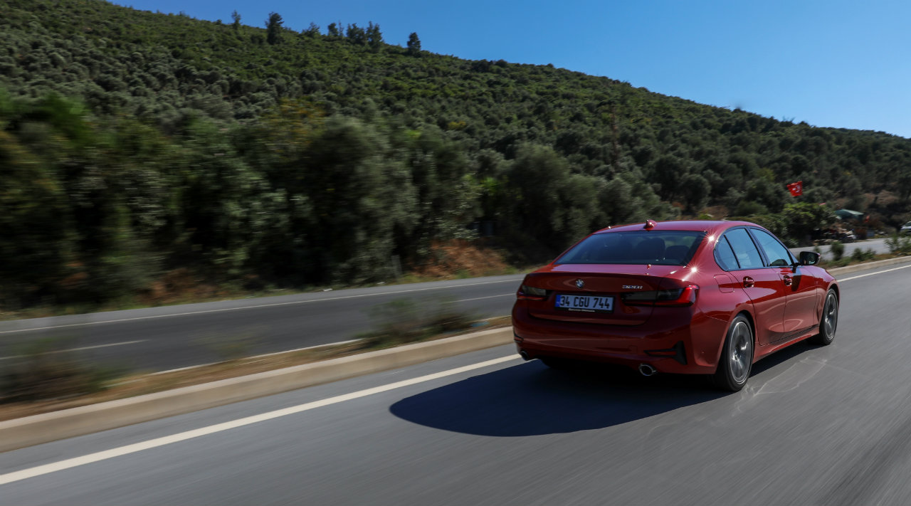 BMW 3 Серија 2019: Преглед на дизајн, опрема и ценовни опции во Турција