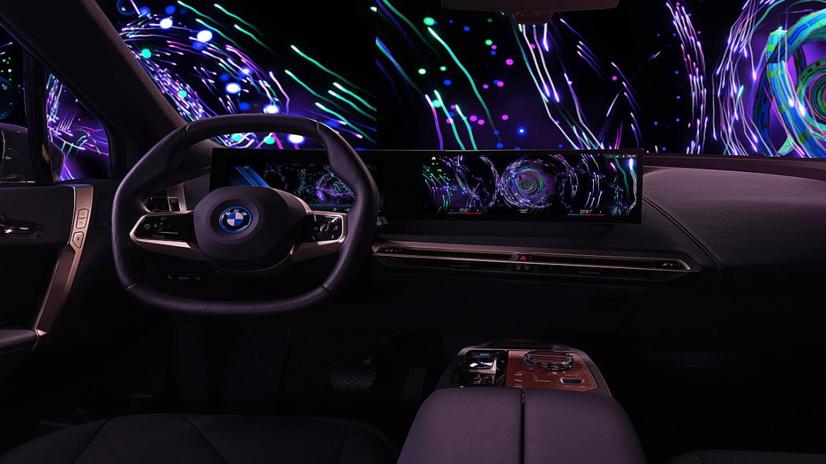 BMW CES 2022: Интеракција на екраните и аудиовизуелни искуства во возилото