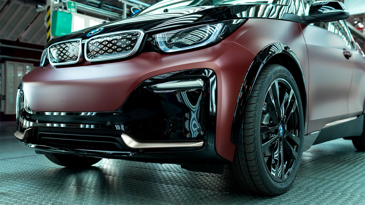 BMW i3 завршува циклусот на производство: нови детали за последниот момент на легендарниот електричен модел