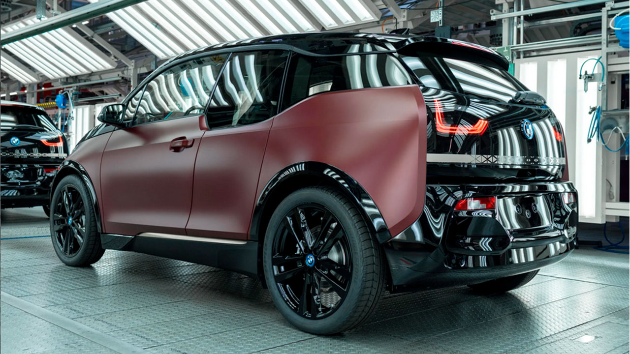 BMW i3 завршува циклусот на производство: нови детали за последниот момент на легендарниот електричен модел