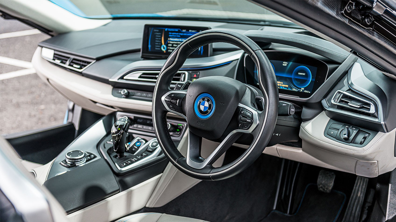 BMW i8: Завршување на една ера и последен воз за иконичниот хибрид