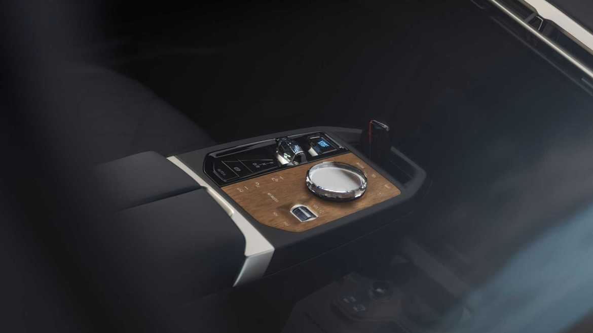 BMW iX M60: Првите детали од CES 2022 и новиот парок на електрични перформанси