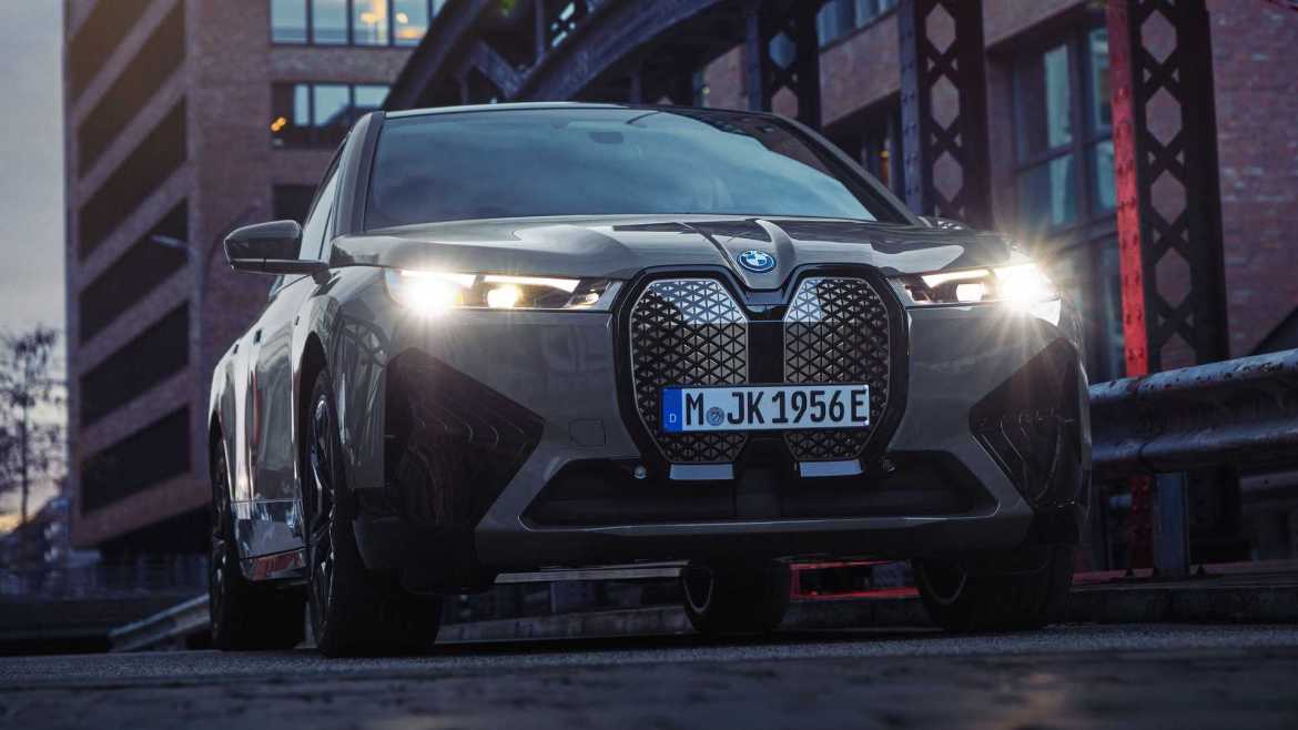 BMW iX M60: Првите детали од CES 2022 и новиот парок на електрични перформанси