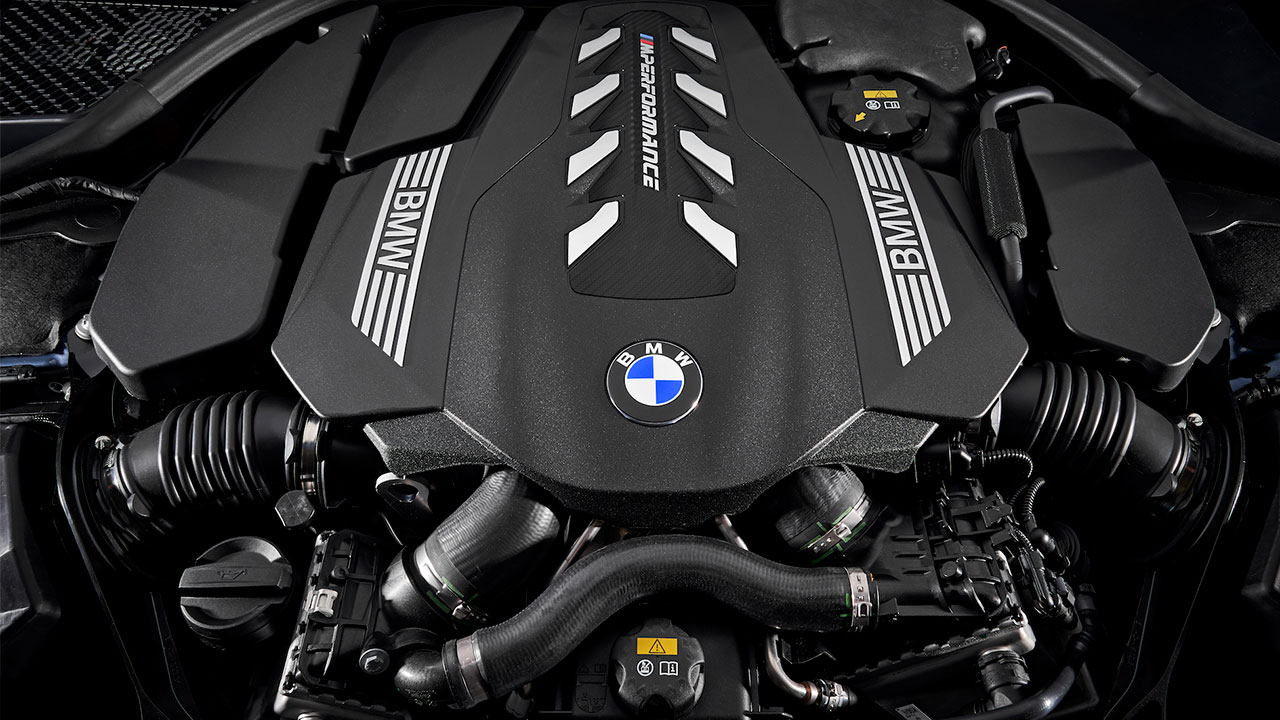 BMW и продолжен развој на внатрешни мотори: контроверзен баланс помеѓу електризација и традиционна моторица