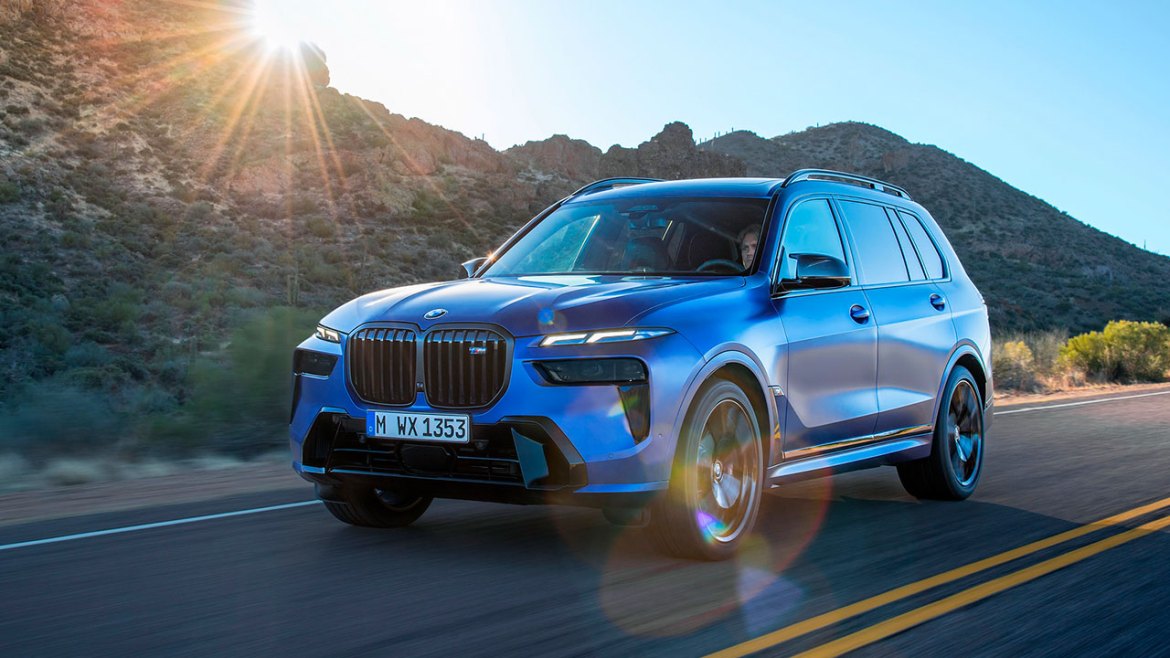 Обновениот BMW X7: Внатрешност, Дизајн и Хибридни Моќности