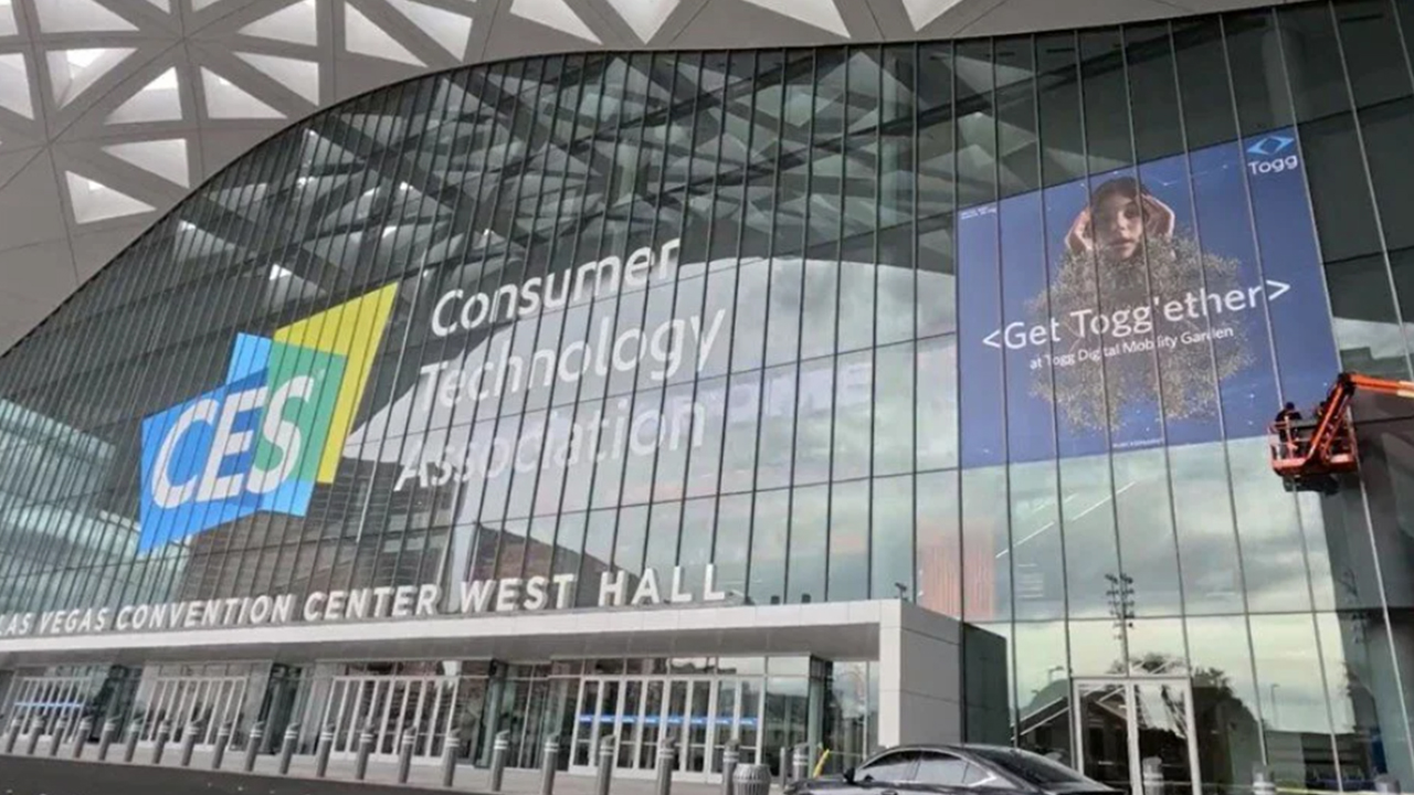 CES 2023: Тогг ја обележува влезот на светскиот технолошки саем и новиот SUV и седан