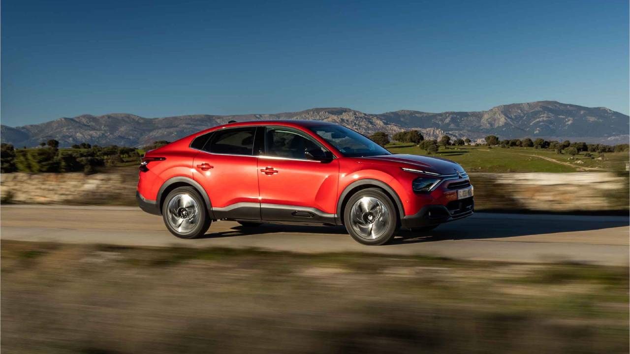 Citroën C4 X и e-C4 X: Новиот турски пакет за бензин, дизел и електричен возачки доживувања