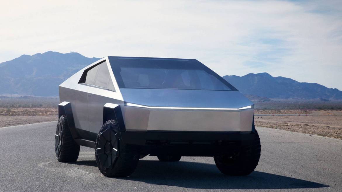 Cybertruck во фокус: детали, реакции и иднина на производното издавање