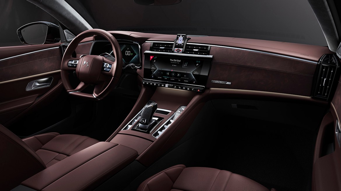 DS 9 Sedan 2022: Иновации во дизајн и перформанси за турската публика