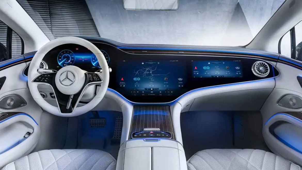 Електричен EQS: Мерцедес-Бенц ја освежува понудата и тестира нови можности