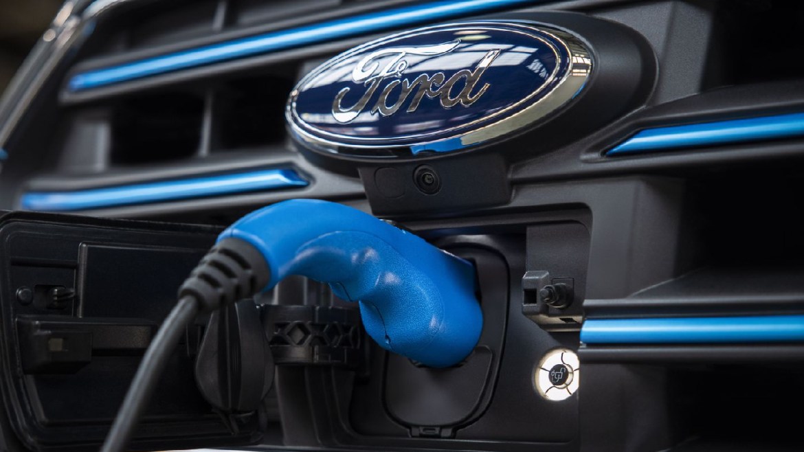 Ford скоростно насочува низ електричната иднина: големи инвестиции и планови за 2023