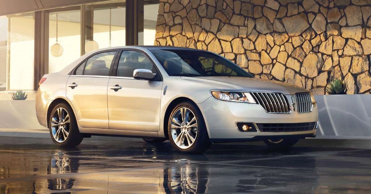 Повлекување на возила поради проблеми со воздушните јастуци: Ford повикува 3 милиони возила