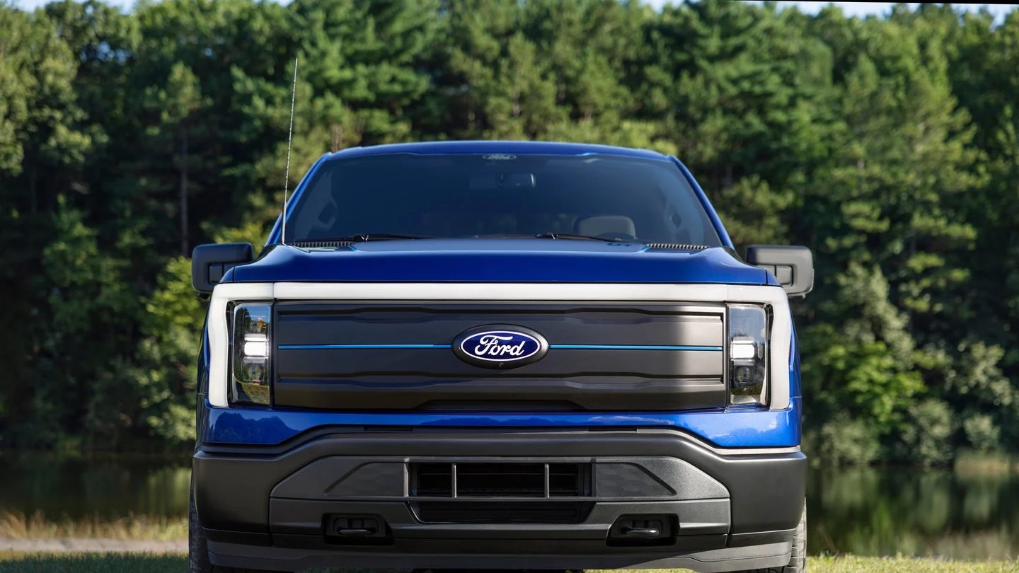 Ford се рафинара како сила за складирање енергија: нови фабрички капацитети и домашни системи