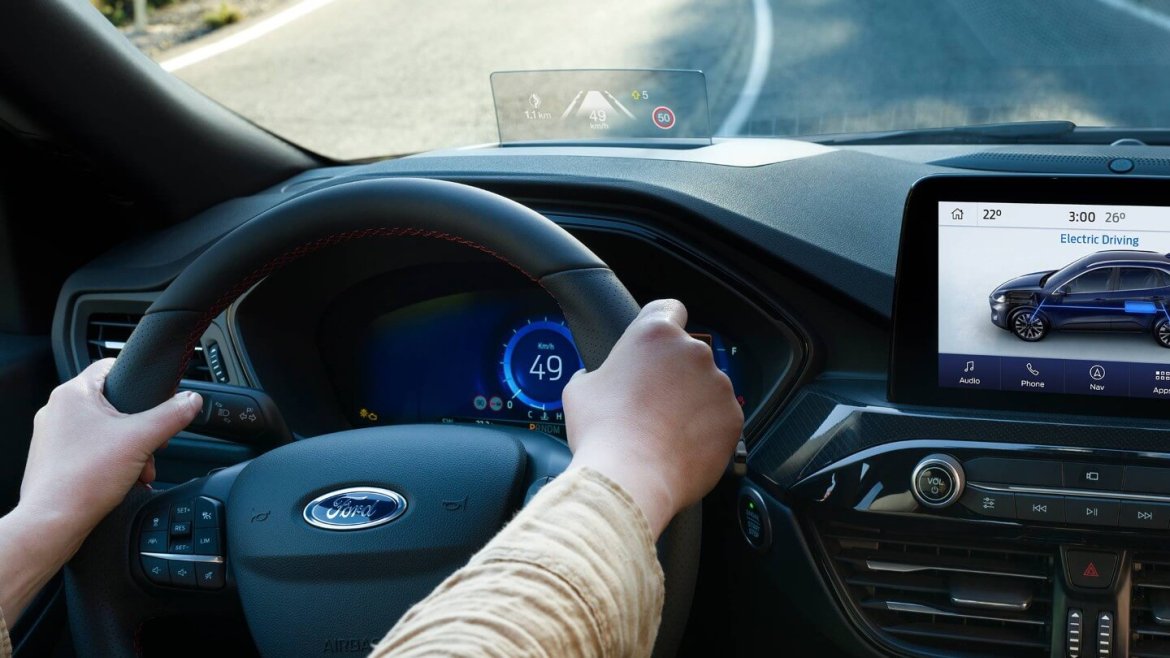 Ford Kuga 2021: Преглед на перформанси, карактеристики и вредност