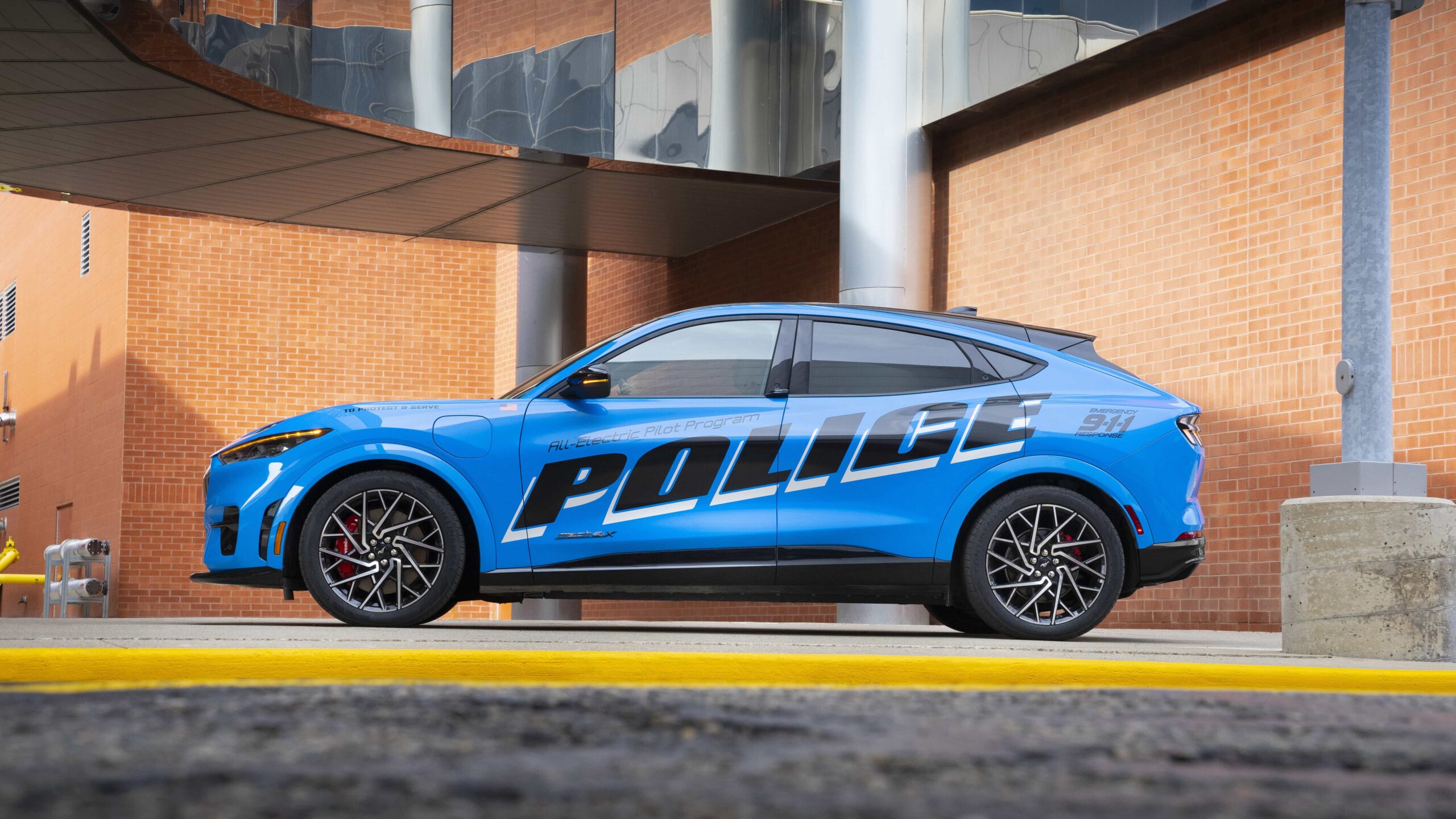 Стил на полициската версия: Ford Mustang Mach-E Interceptor во Обединетото Кралство