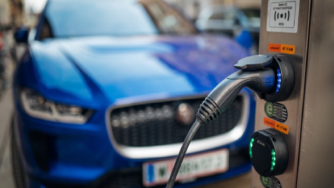 Ford Pro Charging: Нов пристап за подигнување на инфраструктурата за полнење во ЕВ секторот