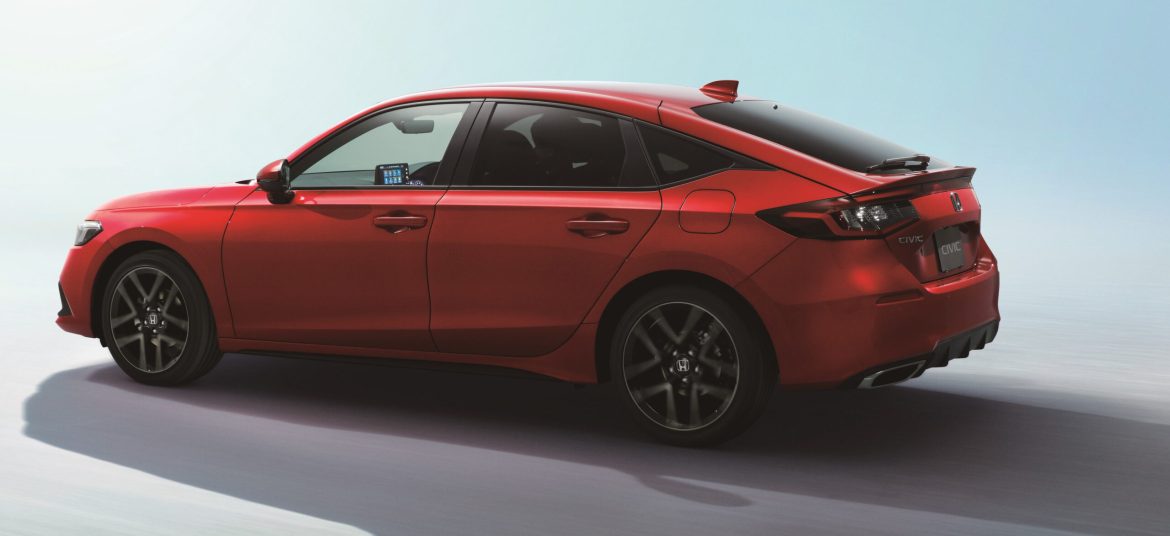 Honda претставува нова верзија Civic Hatchback со е-HEV технологија за Европа