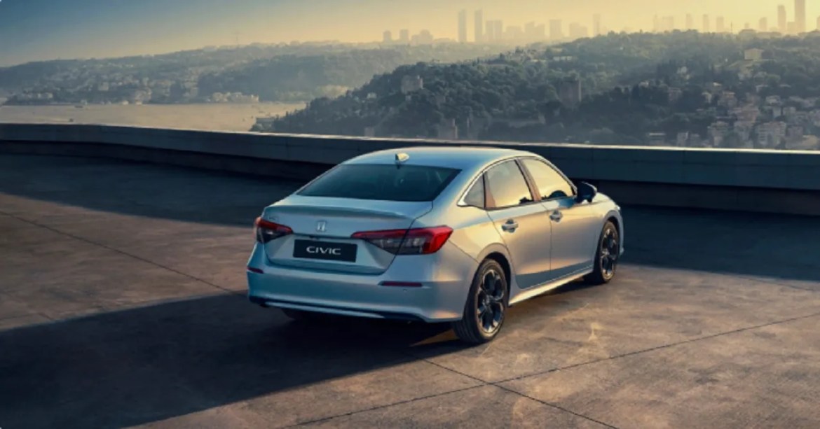Honda Civic Sedan 2021-2022: Клучни карактеристики, опремни пакети и ценовник