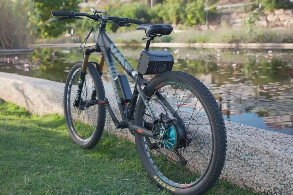 Рејгенеративно кочење во електричните велосипеди: нов подход за подигање енергicia