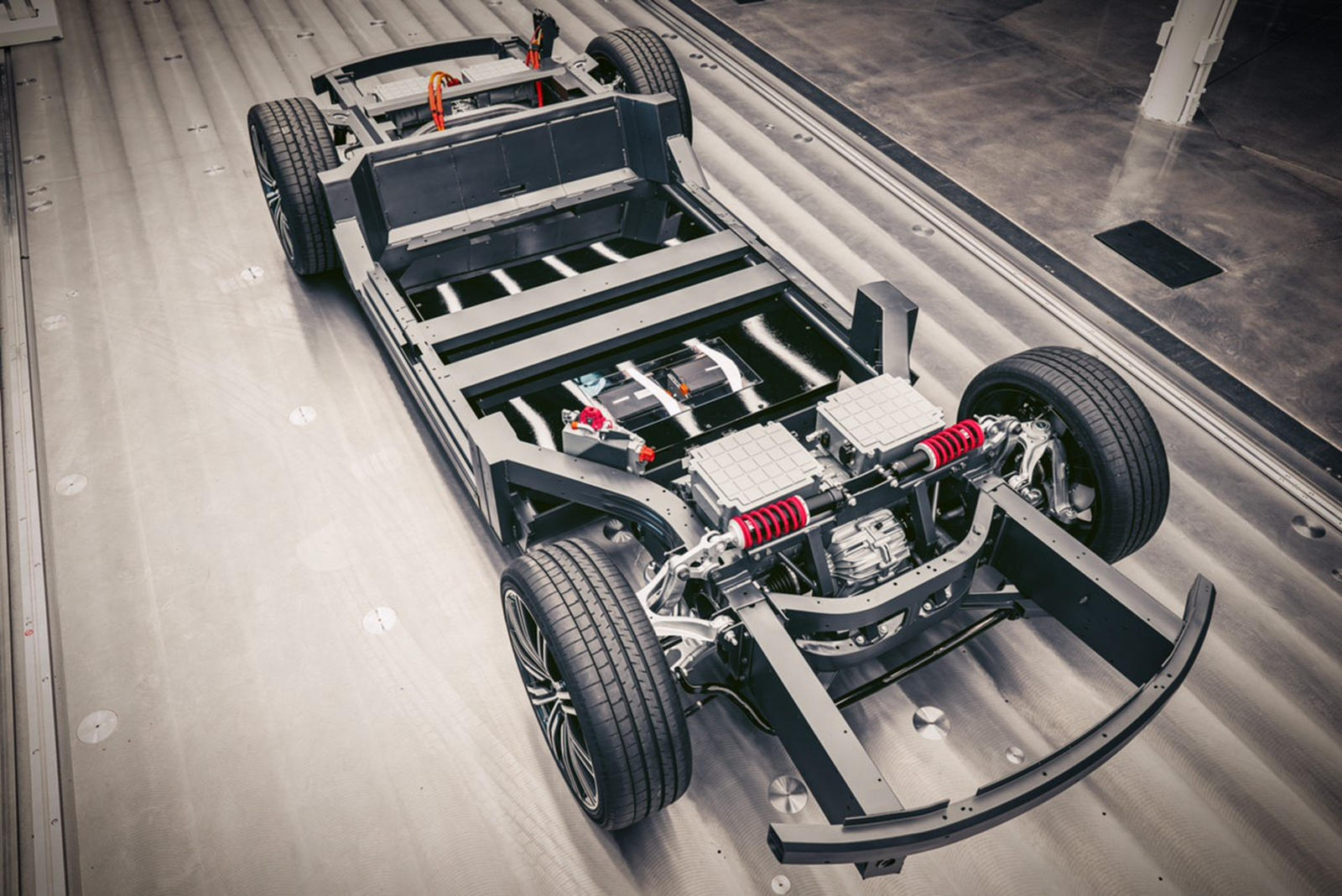 Karma SC2 и E-Flex платформа: нова ера за суперспортски автомобили