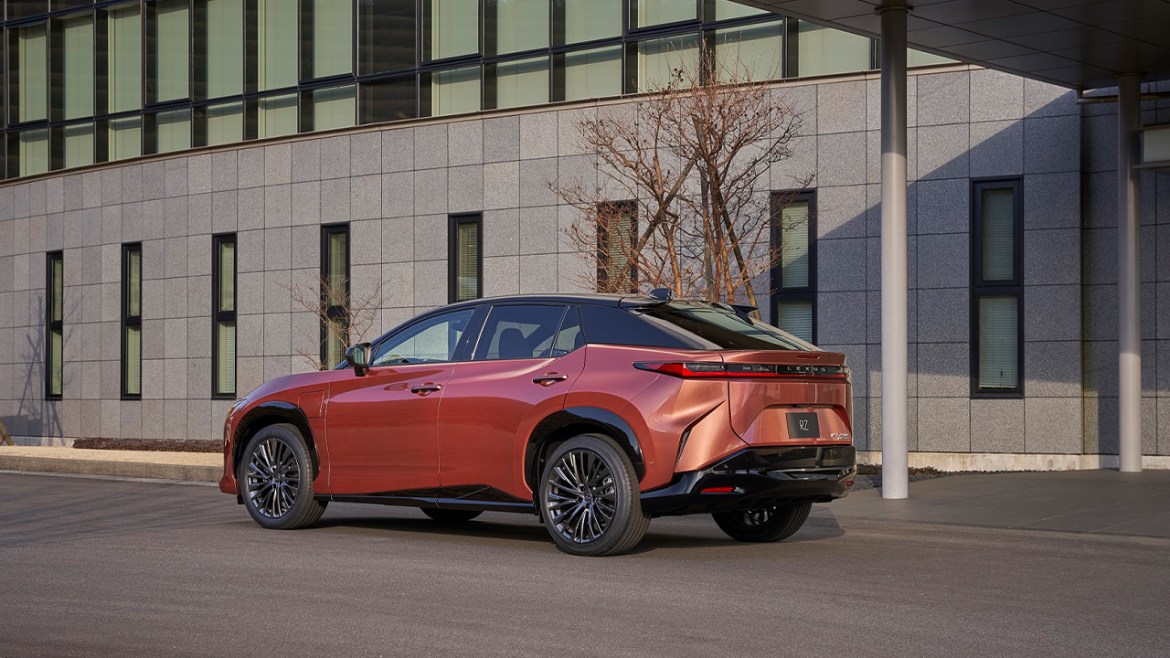 Lexus RZ 450e: Новиот јазик на дизајн и динамика
