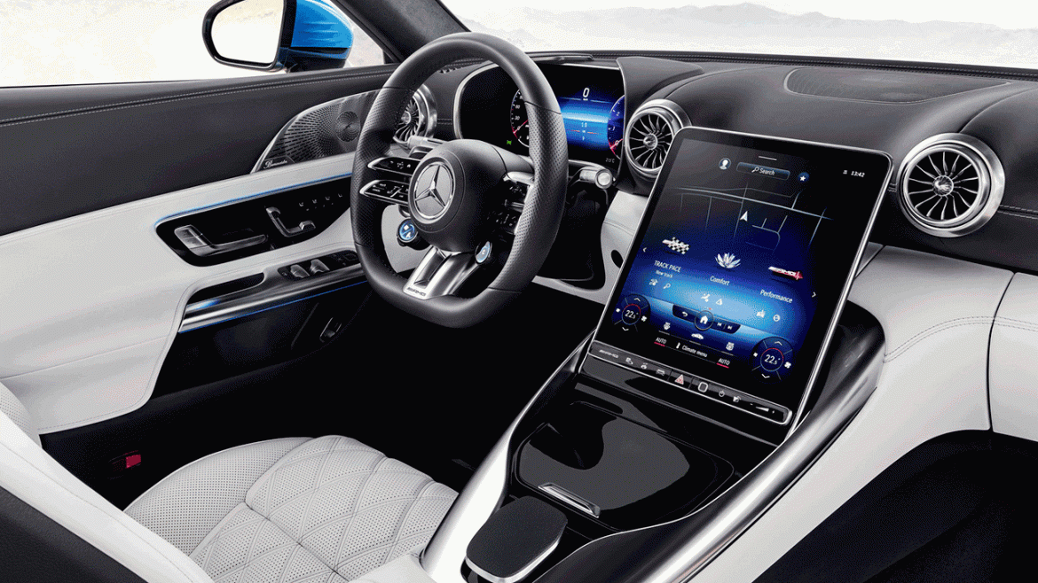 Mercedes-AMG SL43: Технологија од Формула 1 во четирицилиндин мотор за ново време на SL