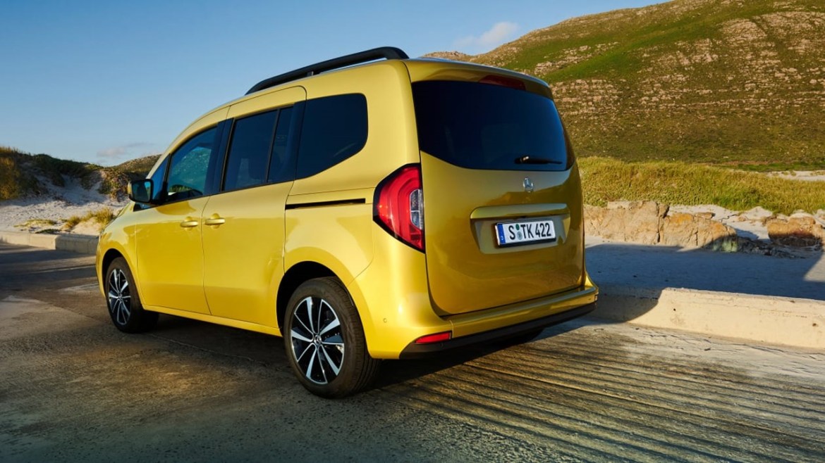 Mercedes T-Serija: Нов минибус MPV со пет седишта и идни електрични двигатели