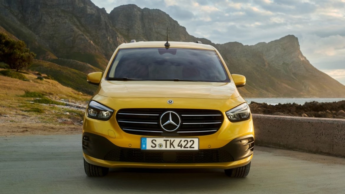 Mercedes T-Serija: Нов минибус MPV со пет седишта и идни електрични двигатели