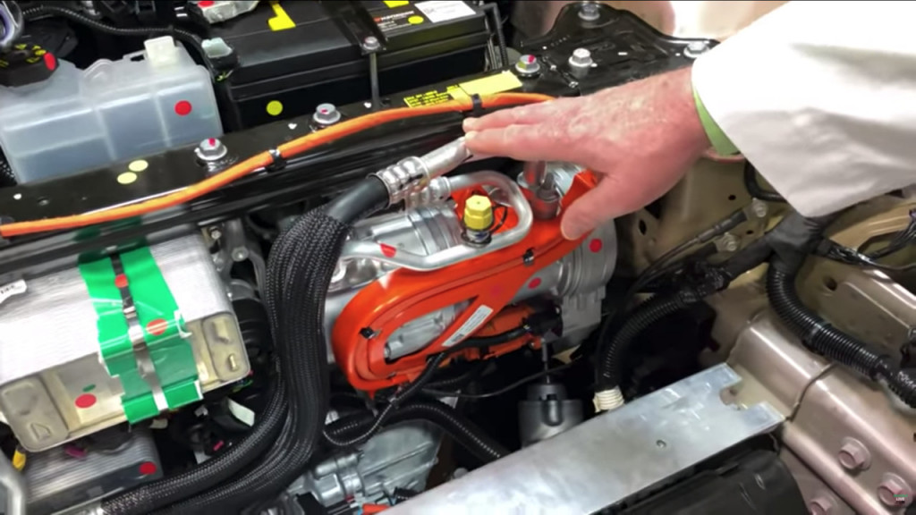 Munro Live и Tesla Model Y: детални погледи и анализа на отстранување на делови