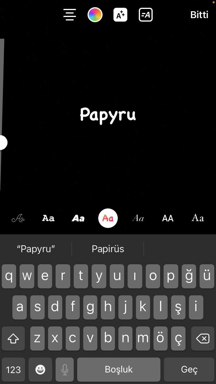 Neobična игра со стилови: тајниот Papyrus фонт во Instagram приказните