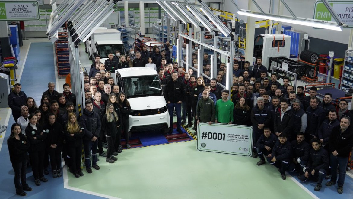 Пилоткар P-1000: Електрична мини-комбија за регионални и меѓународни операции