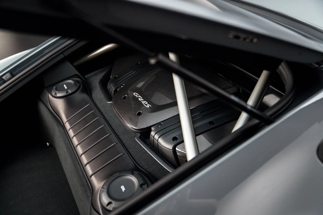 Porsche 718 Cayman GT4 RS: Врвна спортска верзија со 4.0-литрен атмосферски мотор