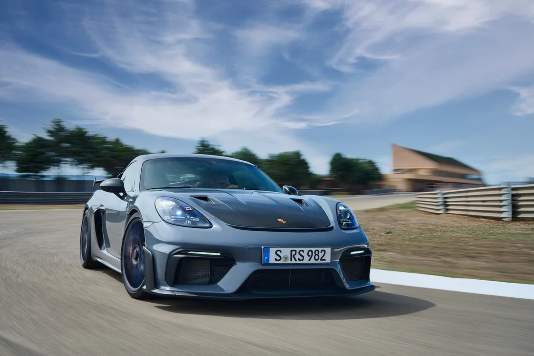 Porsche 718 Cayman GT4 RS: Врвна спортска верзија со 4.0-литрен атмосферски мотор