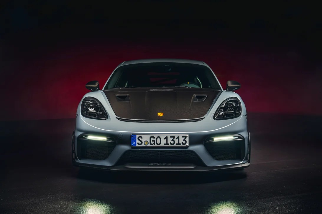 Porsche 718 Cayman GT4 RS: Врвна спортска верзија со 4.0-литрен атмосферски мотор
