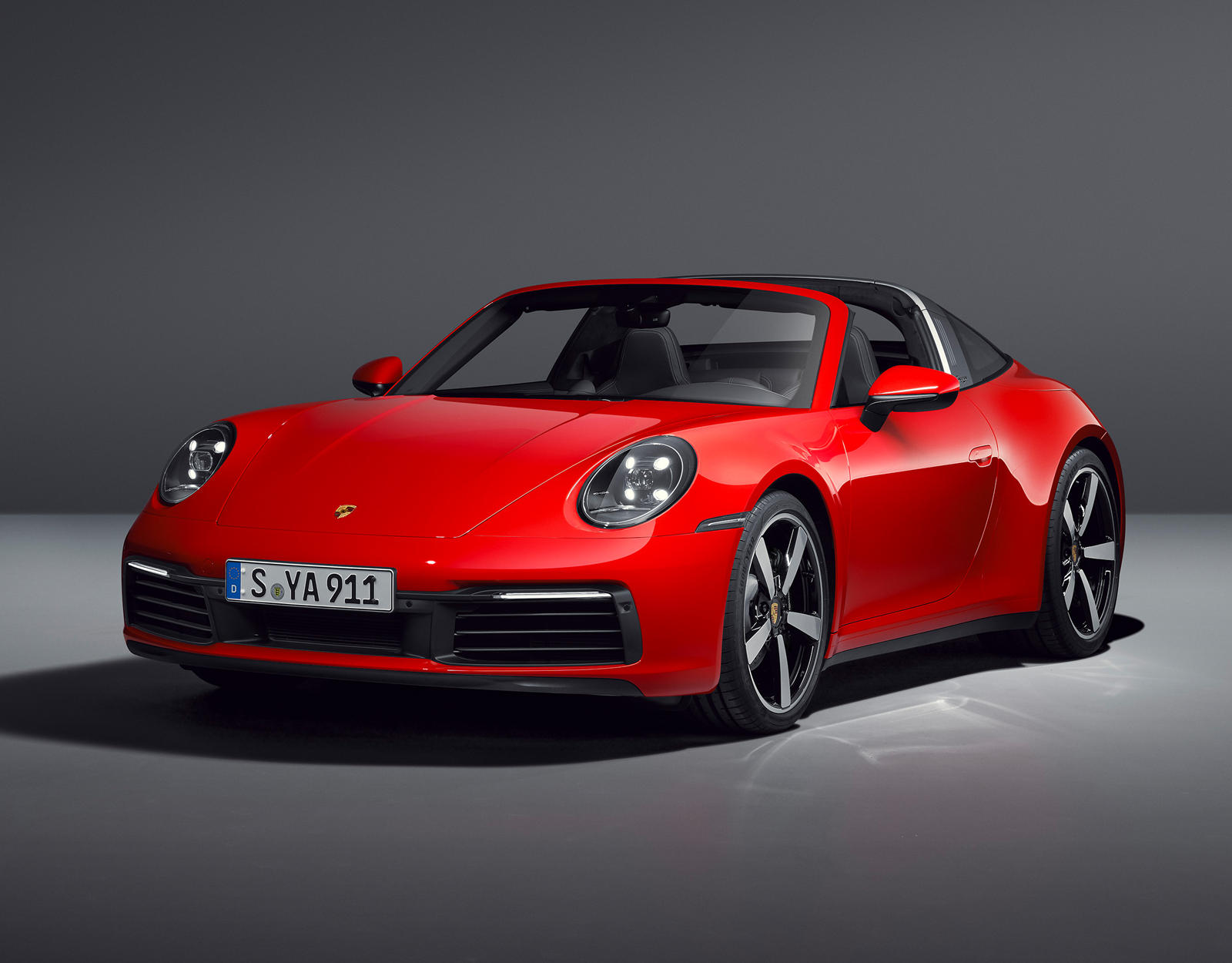 Porsche 911 Targa: Kombinacija на отворено возење и врвна динамика во серијата 992