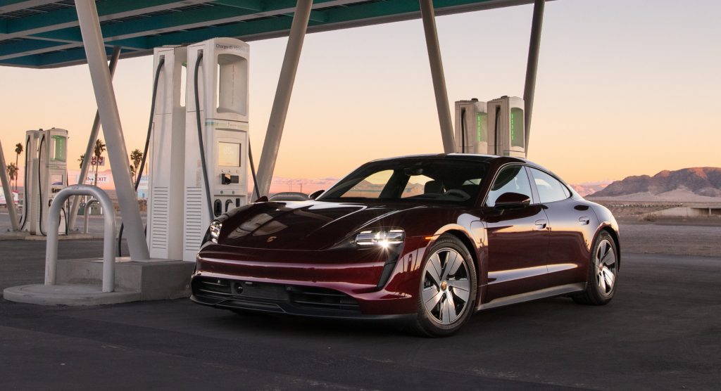 Porsche Taycan: Брзо полнење и револуција во електричната мобилност