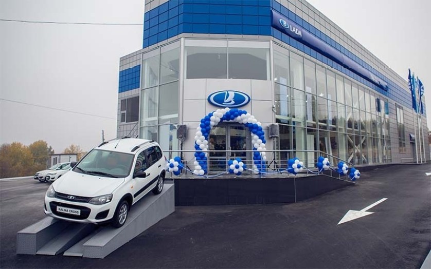 Renault ги прекинува операциите во московската фабрика поради санкциите против Русија